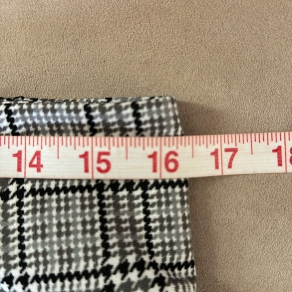 MICHAEL- Michael KORS. Skirt. Black/Grey/Taupe .S-8. Houndstooth pattern. - Picture 9 of 10